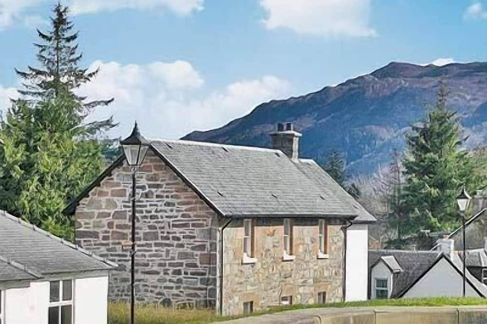2 bedroom accommodation in Fort Augustus in Fort Augustus, Highlands