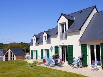 Gîte pour 4 personnes, avec terrasse et piscine à Crozon