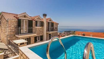 Villa mit pool für 10 Personen, mit Whirlpool und Sauna sowie Terrasse und Garten in Makarska