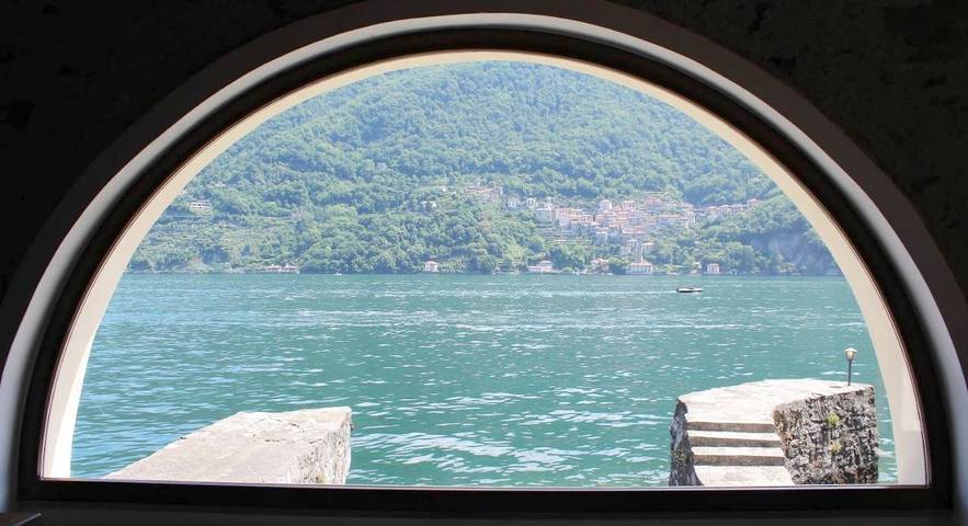 Ferienwohnung für 6 Personen, mit Terrasse und Garten sowie Seeblick und Ausblick in Laglio