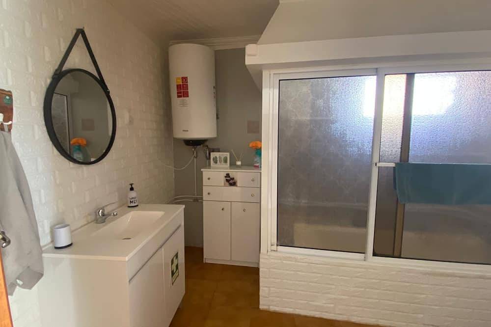 Refuge in the village! We accept pets! in Casegas e Ourondo, Aldeias de Xisto