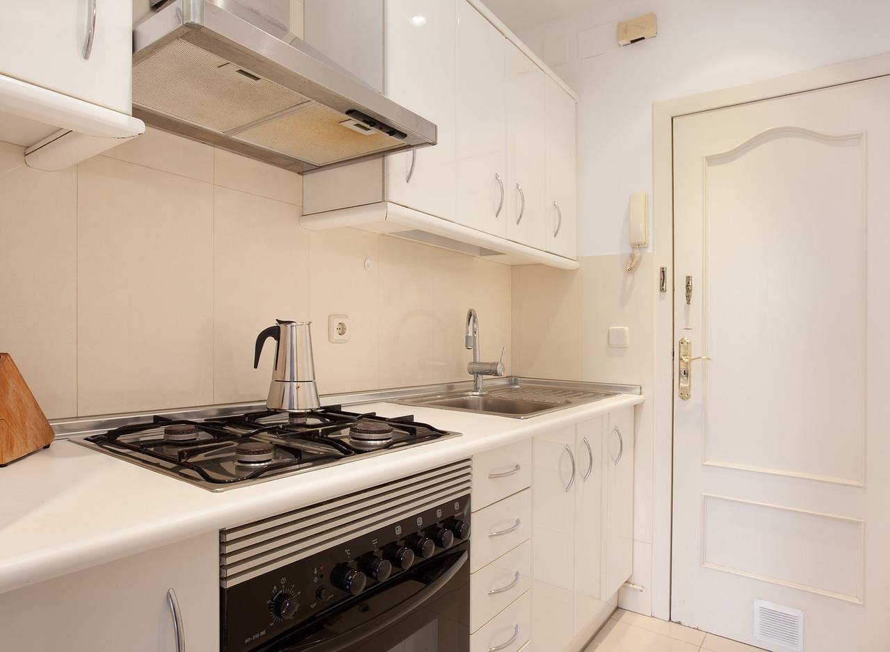 Entire apartment, Guestready Essential - Bright flat near Casa Milà in Barcelona Centre, Barcelona