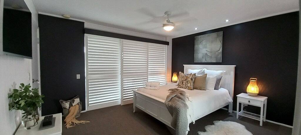 Holiday home for 4 people, with balcony and pool in Peregian Beach