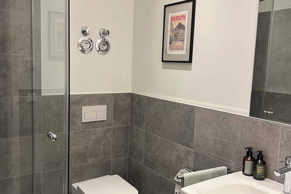 Ganze Wohnung, Modernes  1-Zimmer Appartment in historischem Ambiente neben dem Neuen Schloss in Frankenalb
