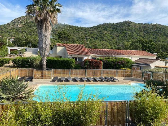 Appartement de vacances pour 2 personnes, avec piscine et jardin