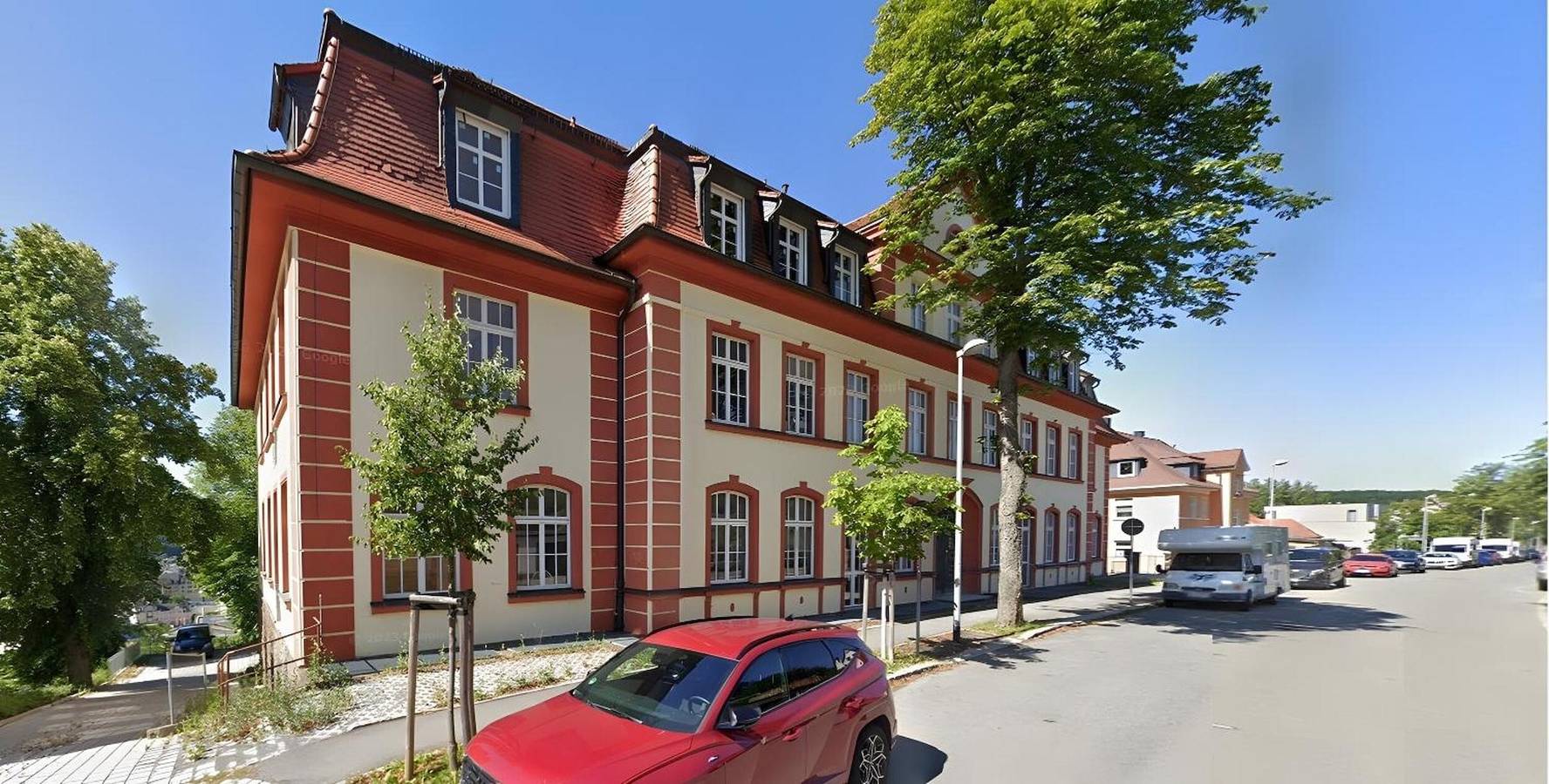 Ganze Wohnung, Helle & großzügige Ferienwohnung murihaus – Stadtblick-Balkon & Parkplatz in Aue, Erzgebirge
