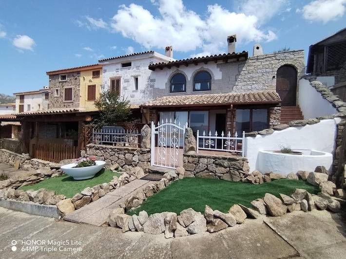 Gîte pour 2 personnes, avec jardin ainsi que piscine et vue dans Sole Ruiu