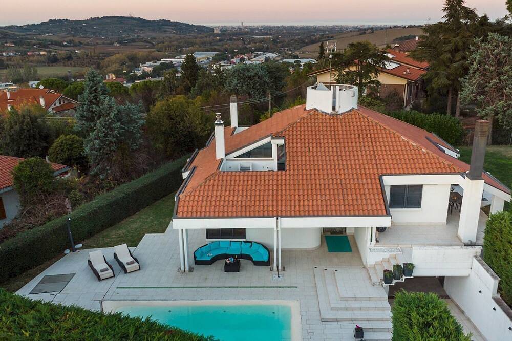 Villa Vae Victis 6, Emma Villas in Coriano, Rimini Provinz