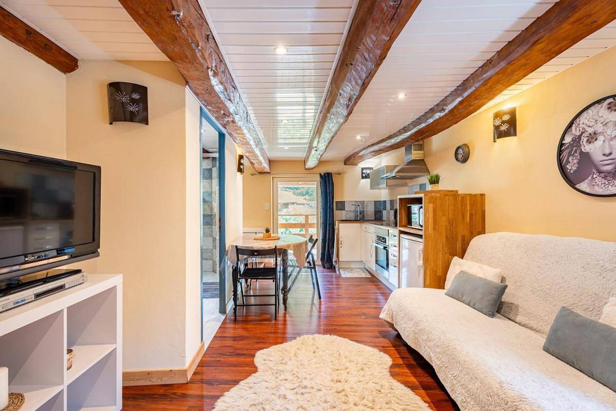 Appartement entier, Nid douillet proche montagnes in Vaulnaveys-le-Haut, Isère