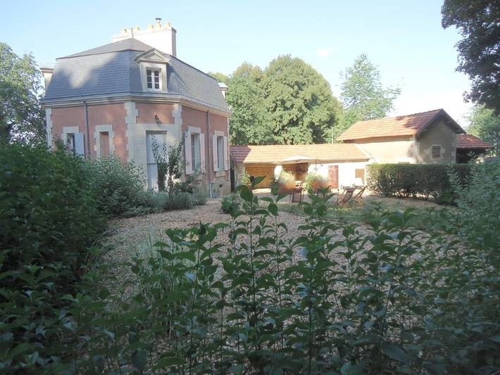 Location de vacances pour 4 personnes, avec piscine ainsi que jardin et vue à Entrains-sur-Nohain - 2
