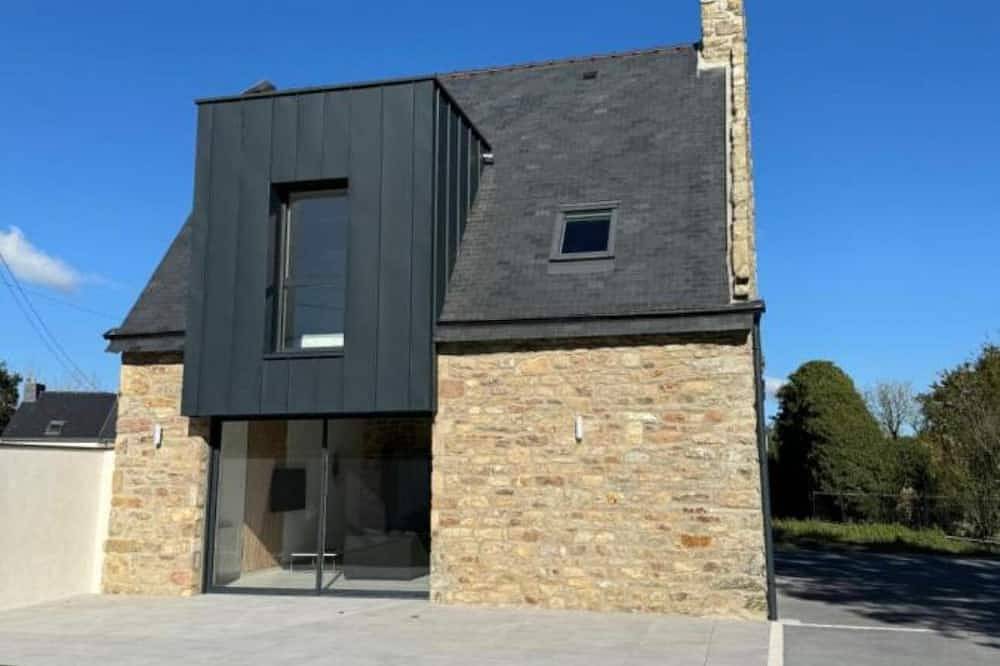 Country house, La cave  in Plougoumelen, Côte des Mégalithes
