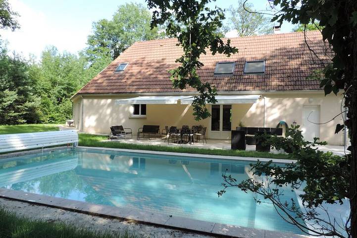 Gîte pour 8 personnes, avec jardin et terrasse à Sommecaise