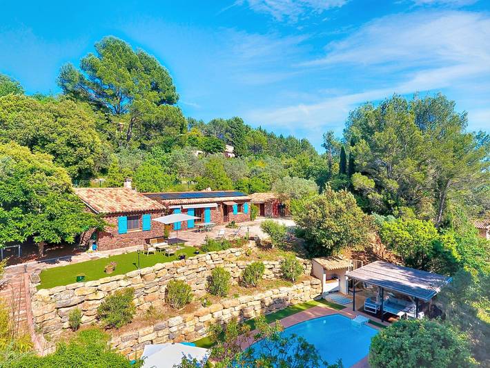 Gîte pour 5 personnes, avec piscine, animaux acceptés à Callas