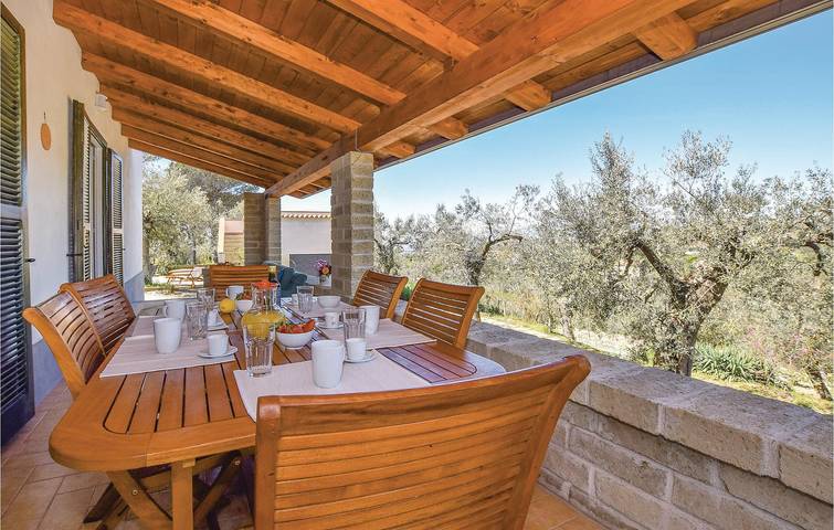 Terraza junto a la piscina: Apartamento de Lujo con Parking in Sessa Aurunca, Provincia de Caserta