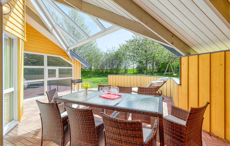 Ferienhaus für 10 Personen, mit Whirlpool und Sauna sowie Pool und Terrasse in Groß Mohrdorf - 2