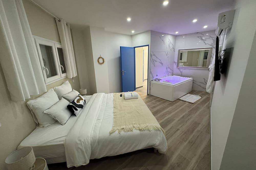 Appartement entier, Dolce Vita, apparemment luxueux avec balnéothérapie in Mornant, Rhône