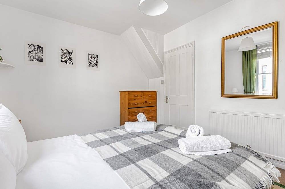 Pass the Keys | Cosy Garden Home in Kent