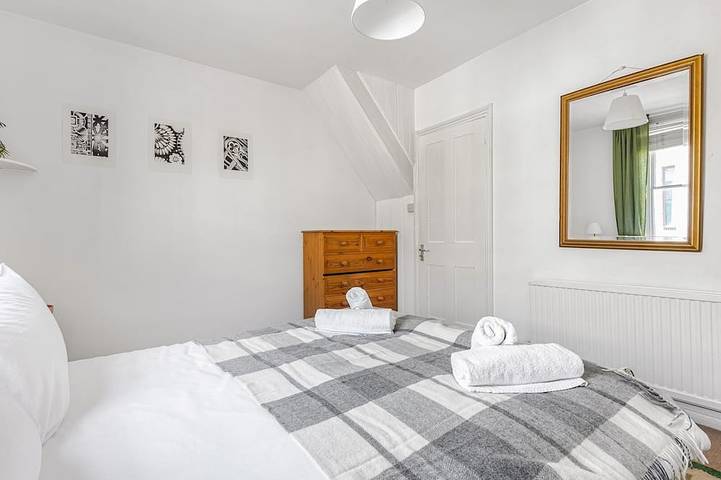 Pass the Keys | Cosy Garden Home in Kent