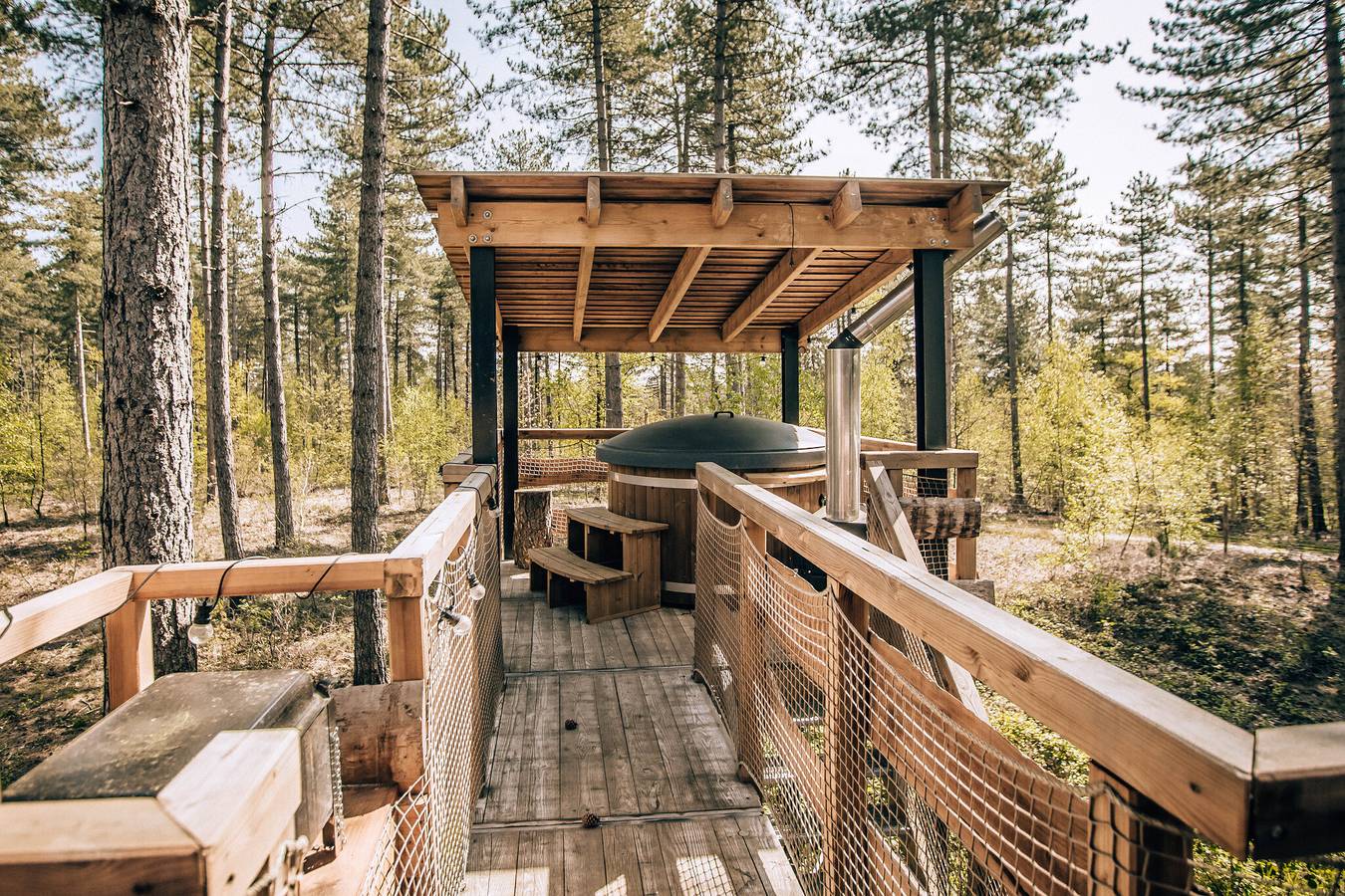 Recreatiedomein Warredal — Treetop met hottub in Maaseik, Hoge Kempen