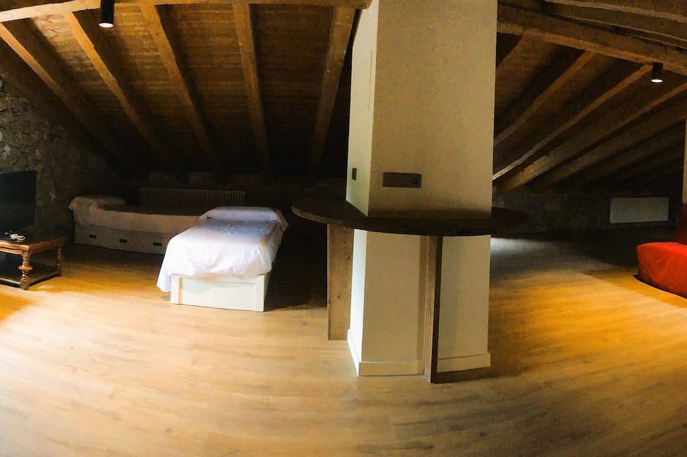Casa rural de diseño totalmente reformada en medio de la naturaleza. in Coll de Nargó, Pirineos
