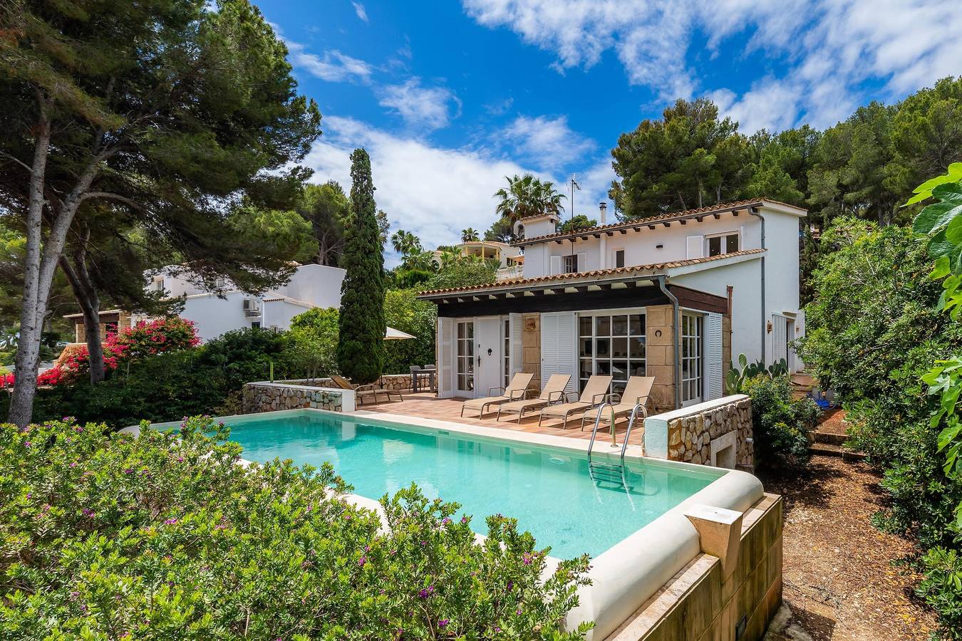 "Villa Cala Padri" con piscina, Wi-Fi, aire acondicionado, terraza y jardín in Cala Provençal, Capdepera