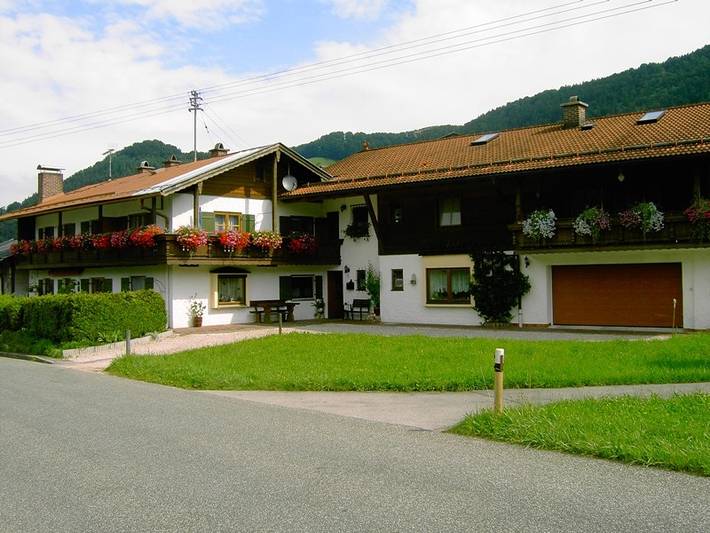 Ferienwohnung für 3 Personen, mit Balkon und Terrasse in Marktschellenberg