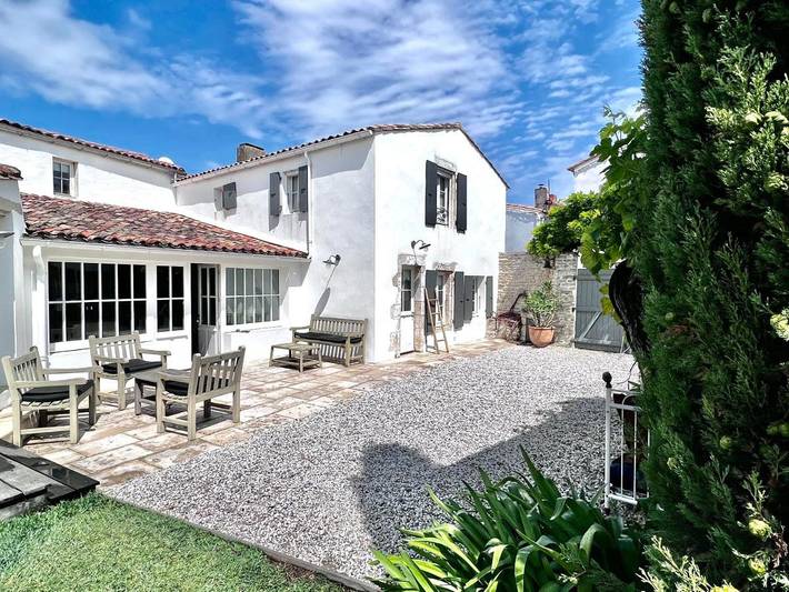 Location de vacances pour 9 personnes, avec piscine ainsi que jardin et vue dans Le Gillieux - 4