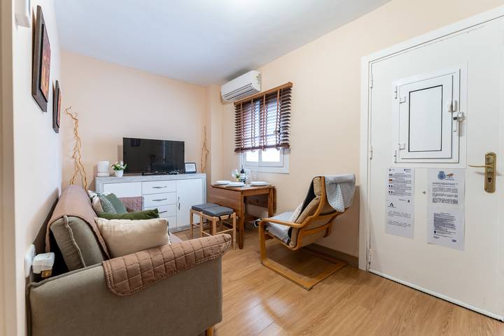 Apartamento para 3 personas, con terraza en El Palo (Málaga)