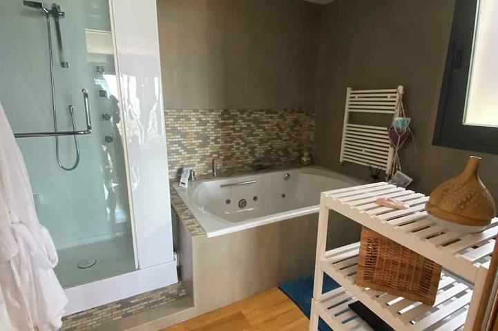 Amazing 4 bedroom Villa with sea view pool in Alella, Maresme
