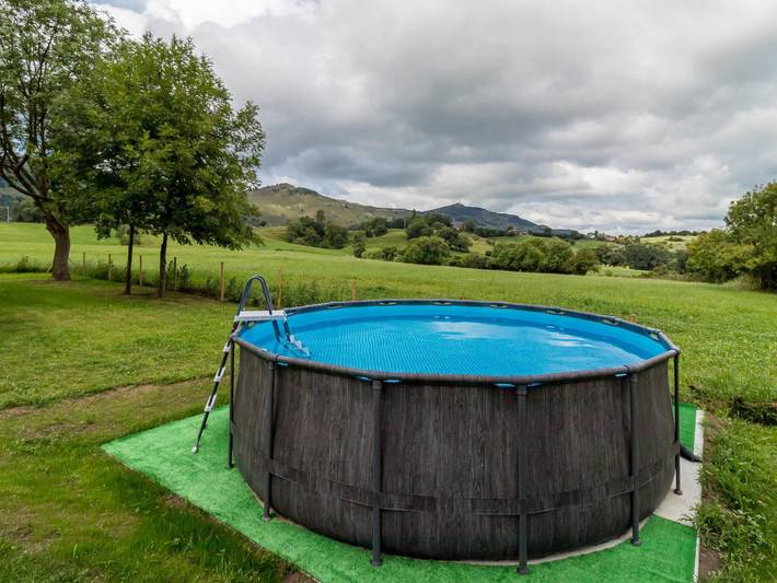 Casa rural para 12 personas, con balcón además de jardín y piscina en Comarca de Santander - 4