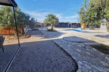 Camping für 6 Personen in Pirovac, Šibenik-Knin, Bild 4