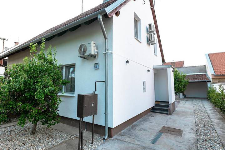 Dom dla 11 osób, z ogród i widok, zwierzęta dozwolone w Osijek