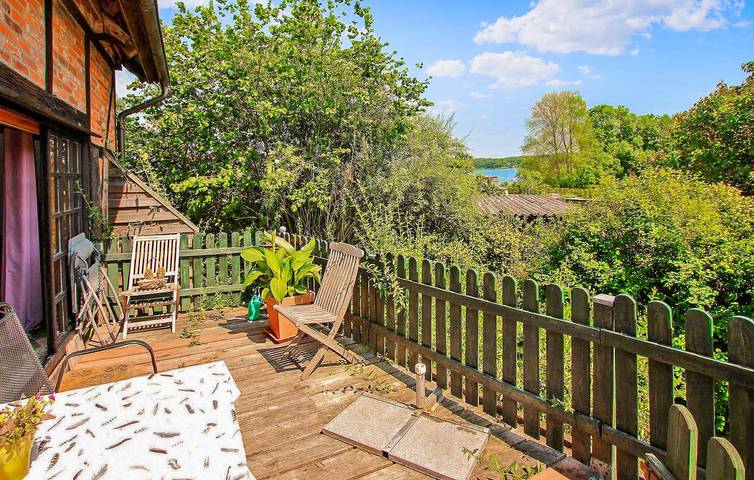 Ferienhaus für 3 Personen, mit Terrasse und Garten sowie Seeblick in Jabel - 2