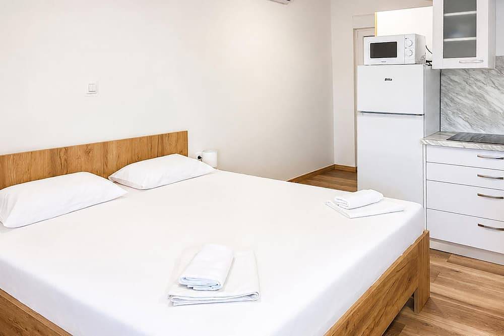 Ganze Wohnung, Cozy apartment in Smokvica with house sea view in Pag
