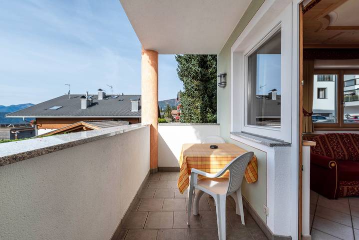 Ferienwohnung für 4 Personen, mit Balkon und Sauna in Riffian
