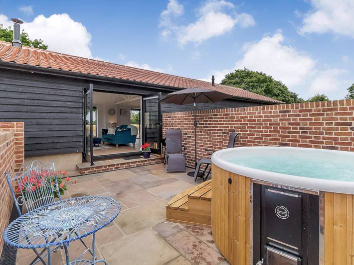 Cottage for 2 people, with garden, with pets in Suffolk