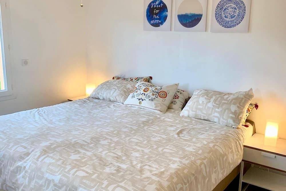 Panoramic sea and mountain views, sleeps 2 to 10 in Sollacaro, Sartène e dintorni