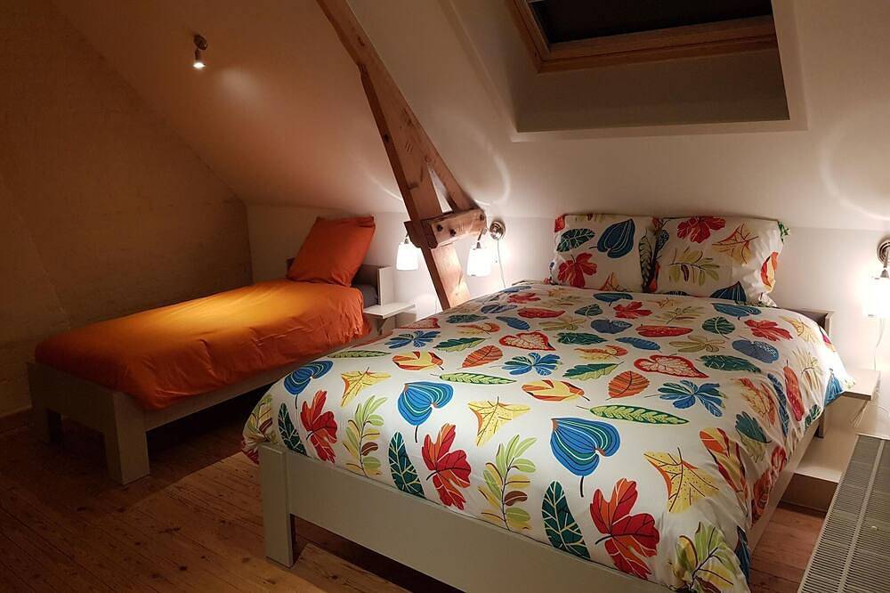 Vakantiehuis met vijver in Poperinge in Roesbrugge-Haringe, Poperinge