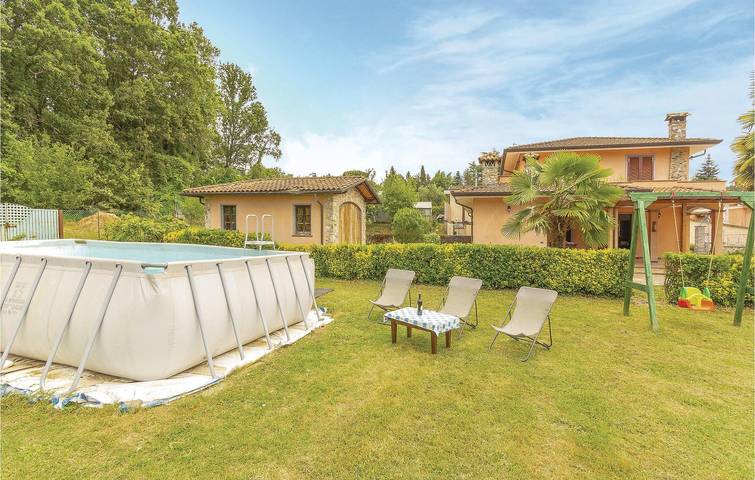 Appartement familial avec piscine et parking in Camaiore, Riviera Italienne