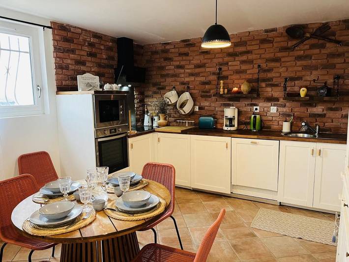 Gîte pour 6 personnes, avec terrasse et vue à Mas-Saintes-Puelles - 4