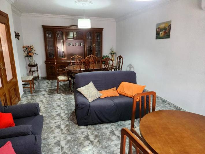 Gîte pour 10 personnes, avec Balcon et Terrasse ainsi que Jardin et Piscine à La Zubia - 4