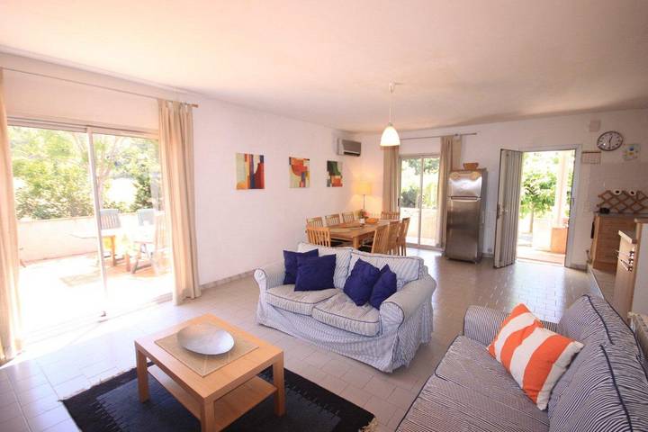 Gîte pour 8 personnes, avec piscine à Cesseras - 2