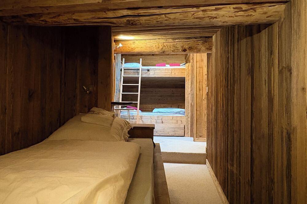 Chalet in the heart of the Haute Tarentaise. Sleeps 11-13 in Séez, Albertville region