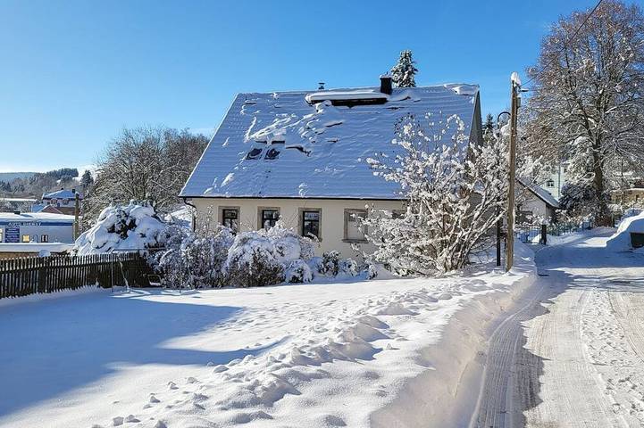 Ferienwohnung für 6 Personen, mit Terrasse und Garten in Bärenstein