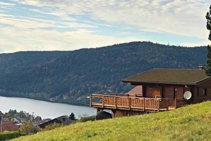 Chalet pour 6 personnes, avec jardin ainsi que sauna et jacuzzi, animaux acceptés à Gérardmer