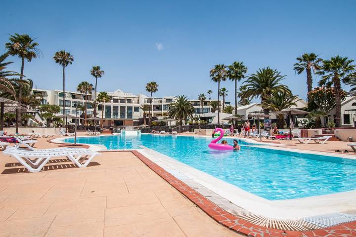 Apartment for 4 people, with Terrace and Pool in Costa Teguise