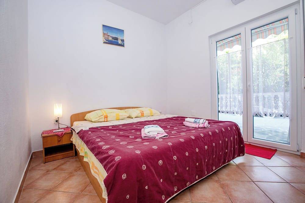 Entire apartment, Air-conditioned cozy, quiet, beautiful and loving apartment on the island of Rab in Palit, Rab