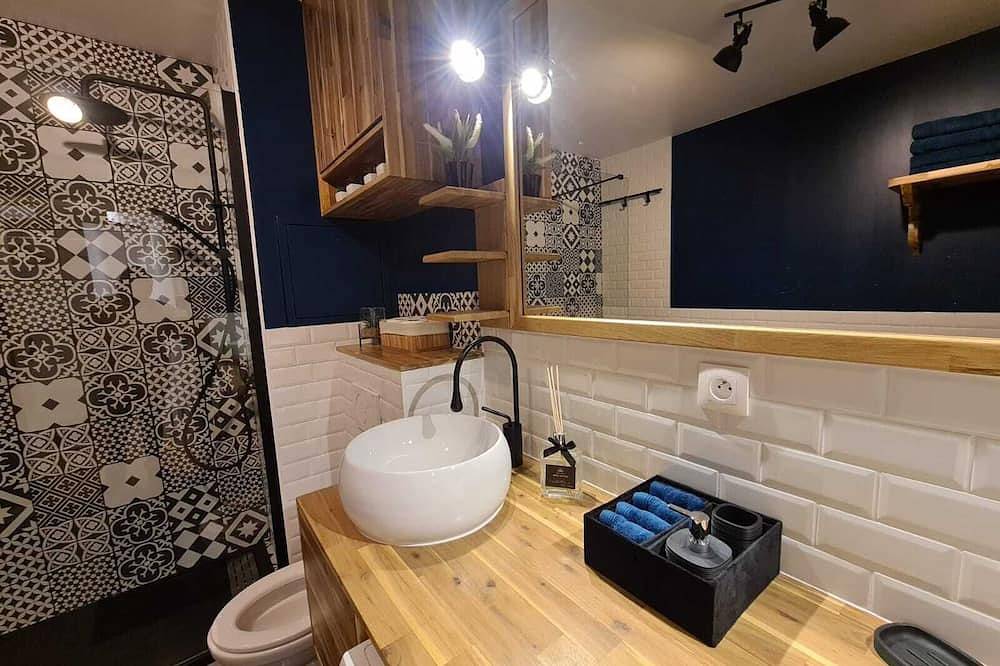 Entire apartment, Jo 2024 - appartement 4 pers - Wifi / Parking privée / in Rosny-sous-Bois, Seine-Saint-Denis
