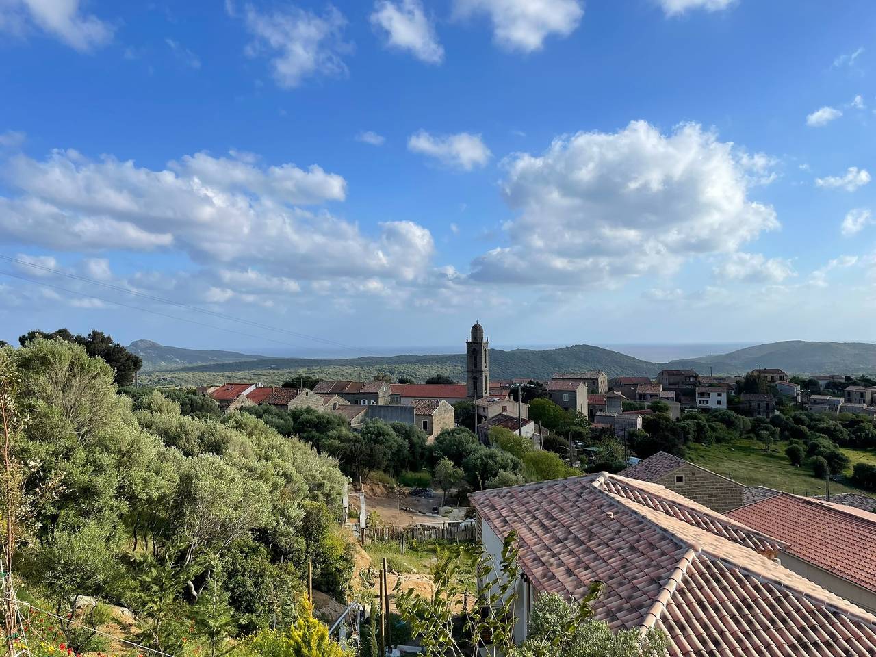 "Guetali aux vents" con piscina privata, Wi-Fi e aria condizionata in Roccapina, Monacia d'Aullena
