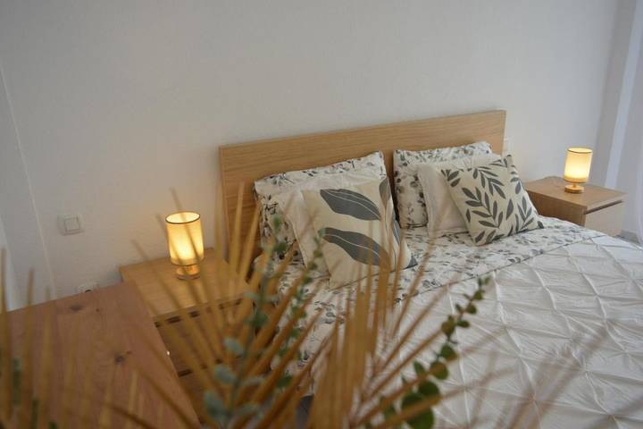 Gîte pour 4 personnes, avec piscine ainsi que jardin et vue dans Cho